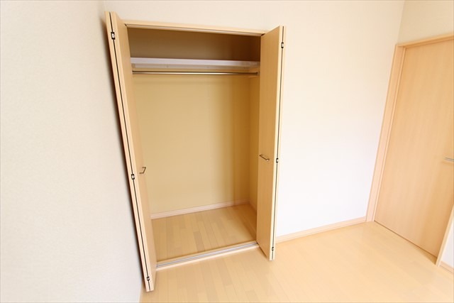 ファミール三輪　Ｏ棟 収納