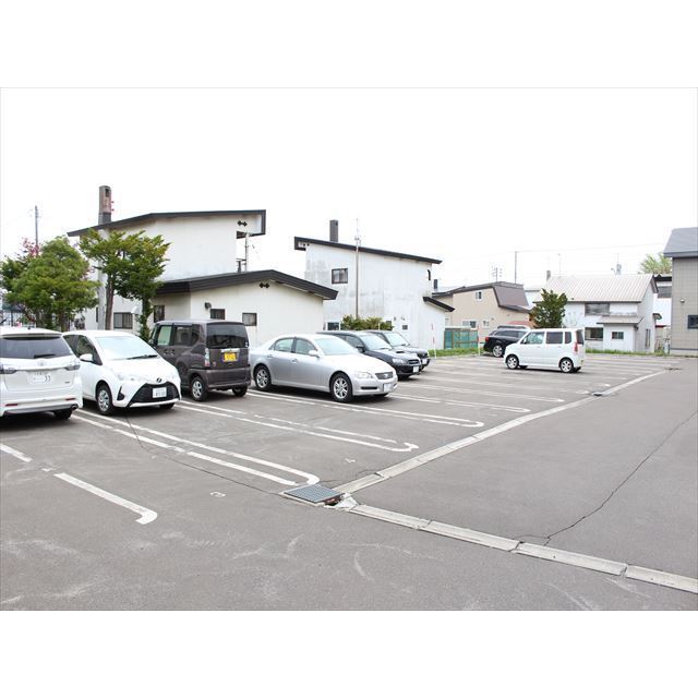 クラール・プレイスⅠ 駐車場