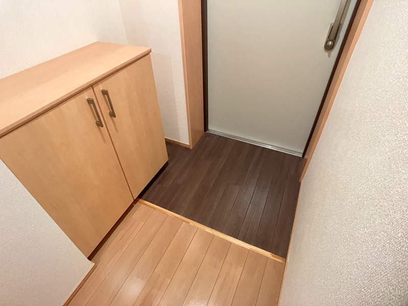 グランソレイユ屯田 玄関