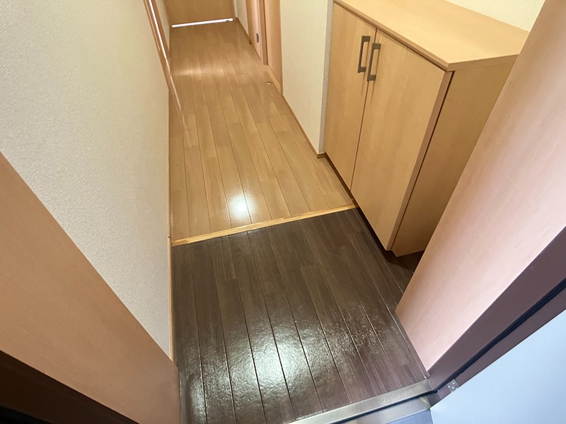 グランソレイユ屯田 玄関