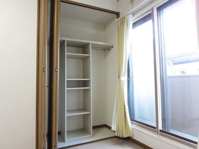 ロイヤルハイツ石北通り 収納