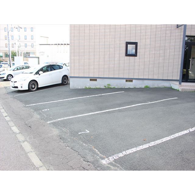 リバティ中央 駐車場