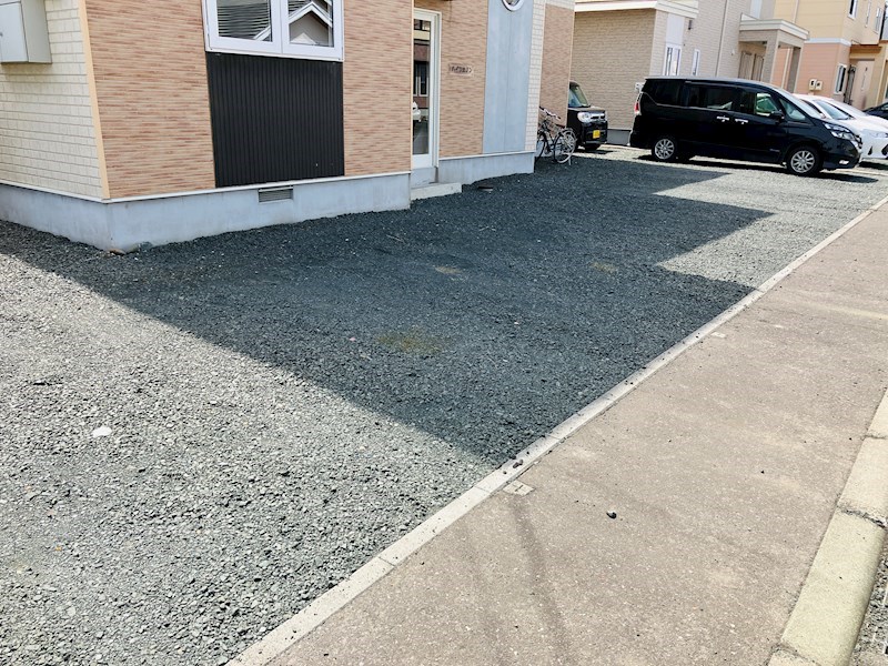 ハイツカノン 駐車場