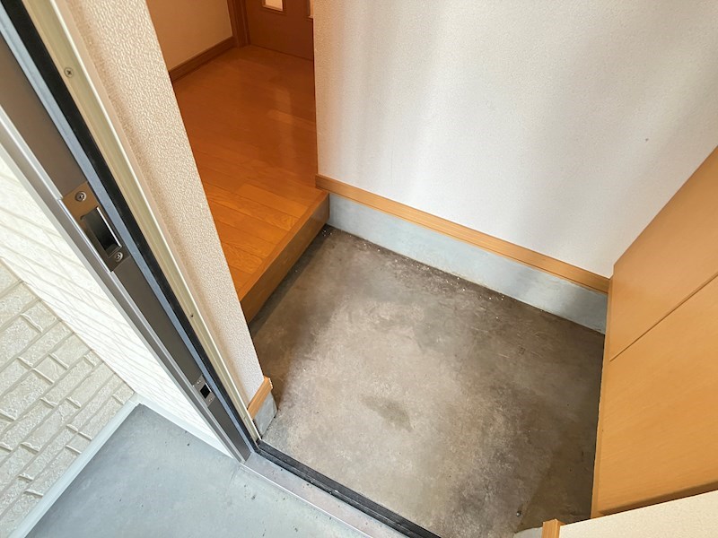 ハイツカノン 玄関