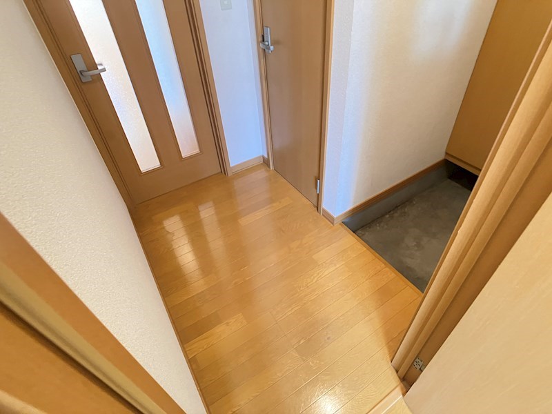 ハイツカノン 玄関