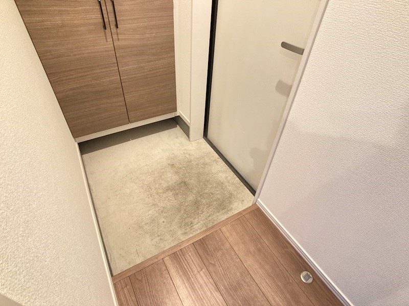 クレアコート三輪 玄関