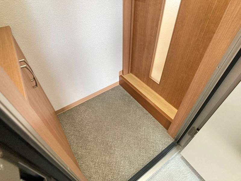 クレイドルＢ 玄関