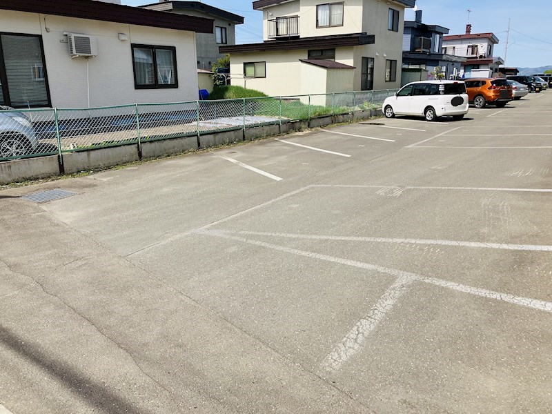 コム・フォートロピア 駐車場