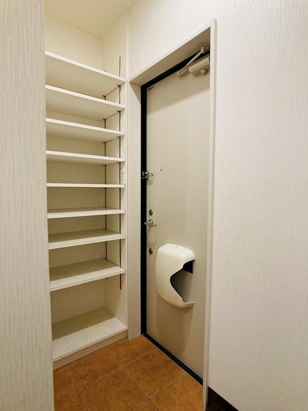 オアシスビル 玄関