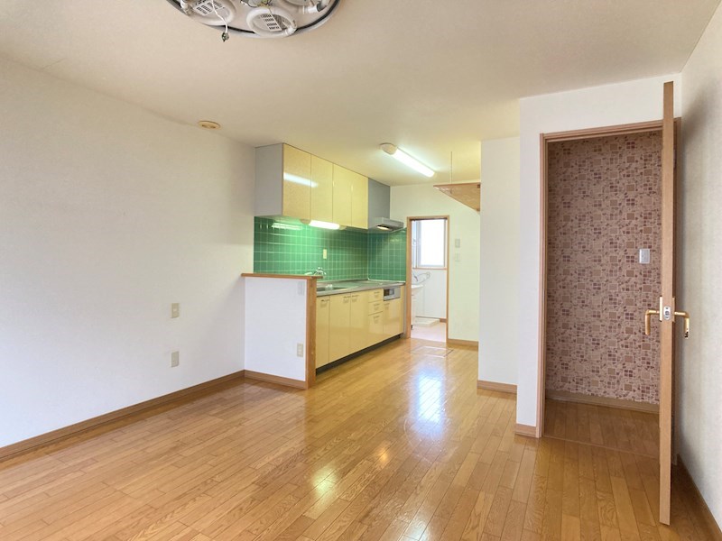 北海道北見市東相内町324番地1 リビング
