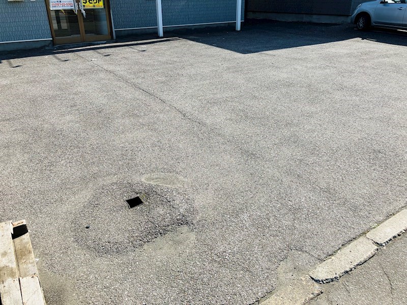 広明町200-16事務所 駐車場