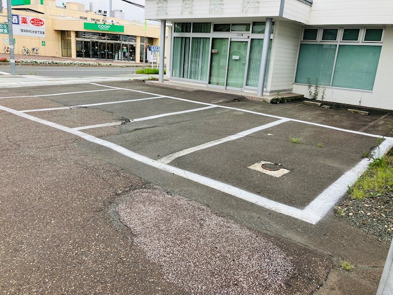 春光町２丁目１３９－３貸店舗 駐車場