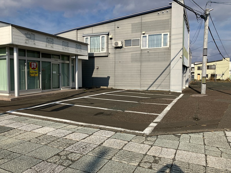 春光町２丁目１３９－３貸店舗 駐車場