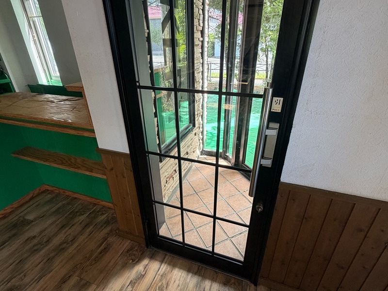 末広町３８８－１店舗 玄関