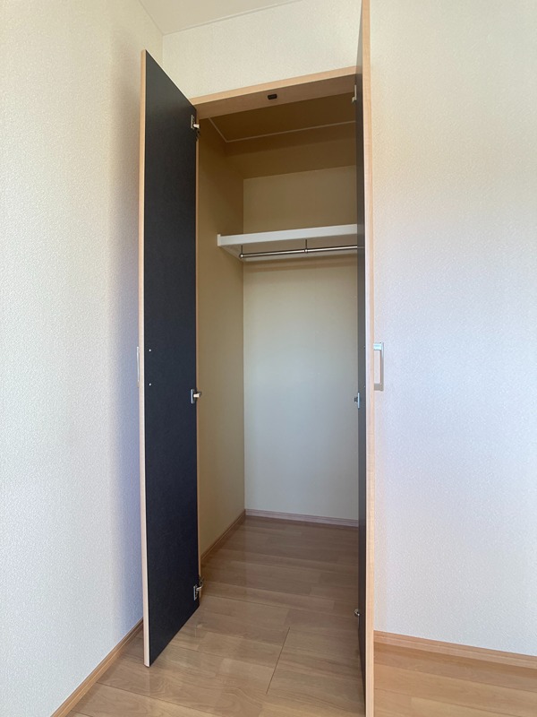グランソレイユ屯田 収納