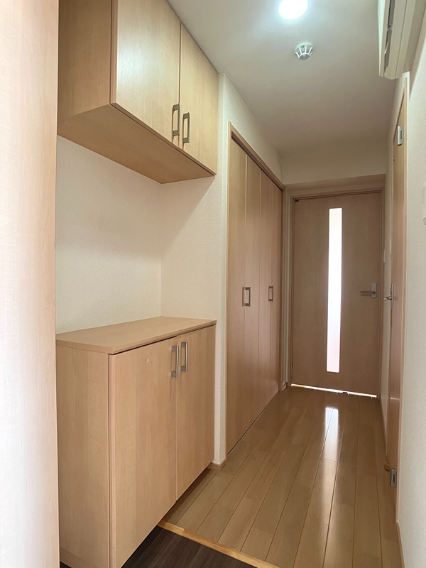 グランソレイユ屯田 玄関
