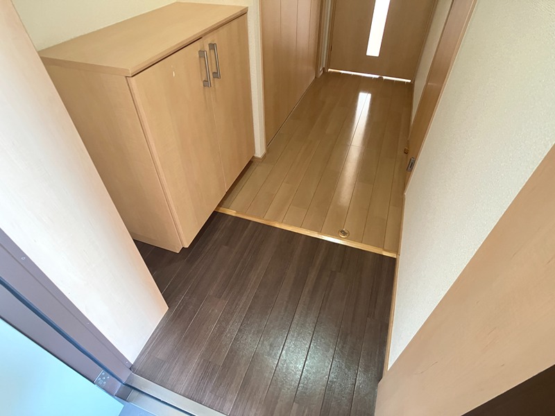グランソレイユ屯田 玄関