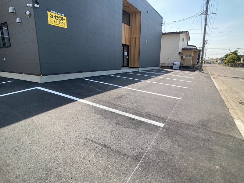 ノアール 駐車場