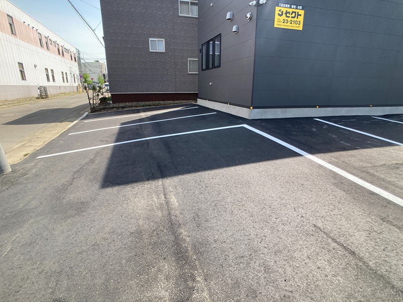ノアール 駐車場