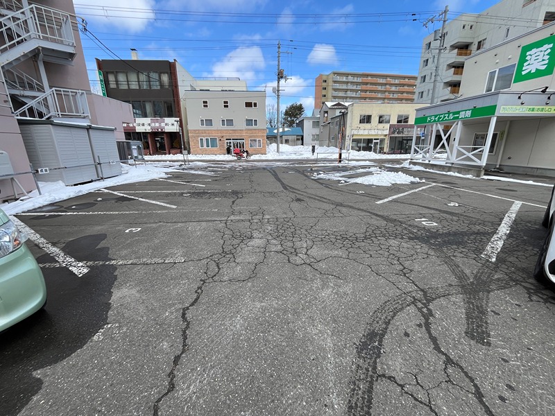 アレグロビル 駐車場