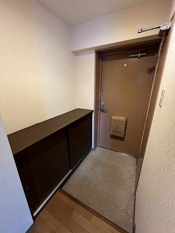 アレグロビル 玄関