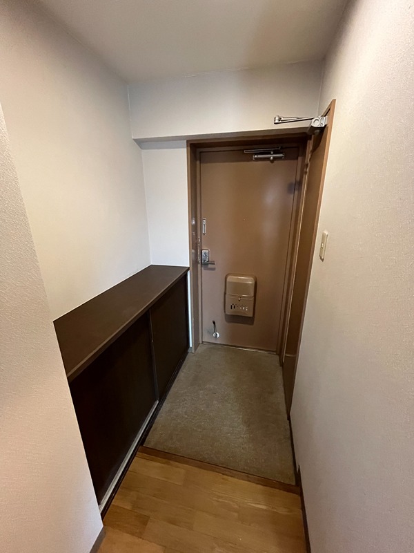 アレグロビル 玄関