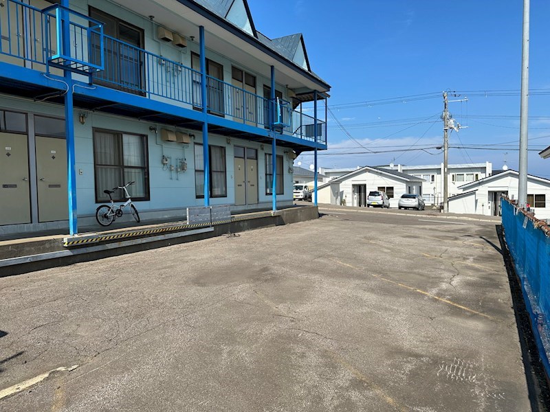 サンシャインハイツ 駐車場
