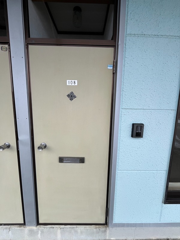 サンシャインハイツ 玄関