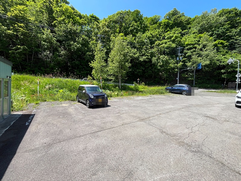 コモード 駐車場