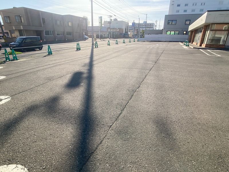 中央町1-4店舗 駐車場