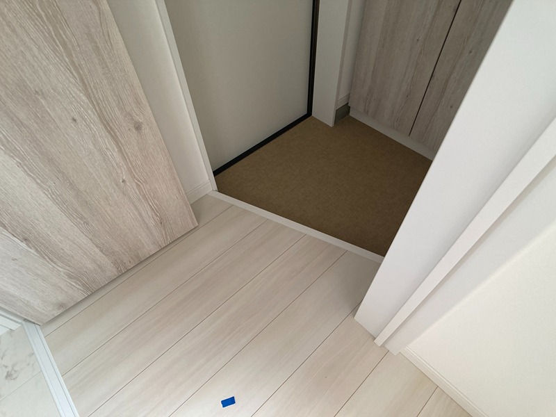 エムロード 玄関