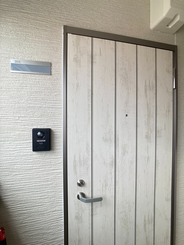 エムロード 玄関
