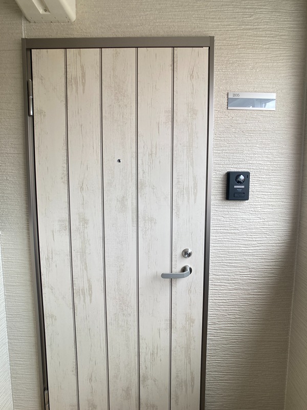 エムロード 玄関