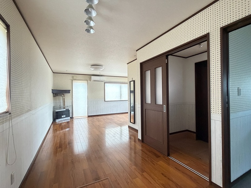 北海道北見市大町90番地 リビング
