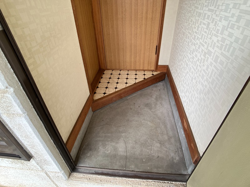 葵ハイツ 玄関