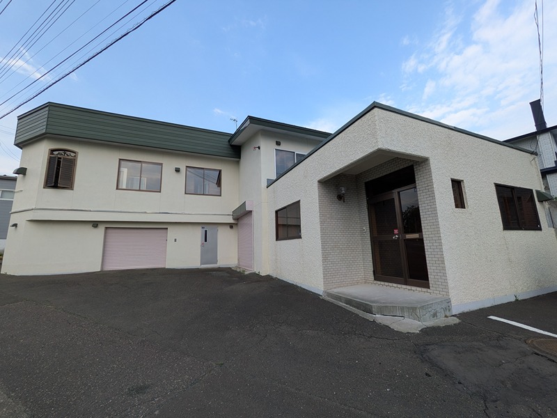 北海道北見市青葉町2-28 駐車場