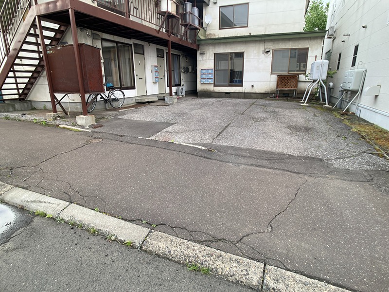 葵ハイツ 駐車場