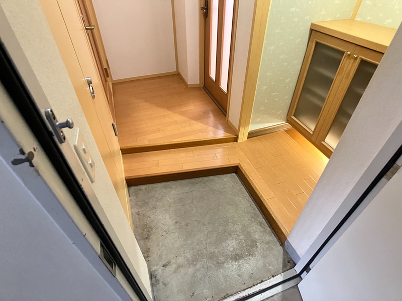 ファミールきよみ 玄関
