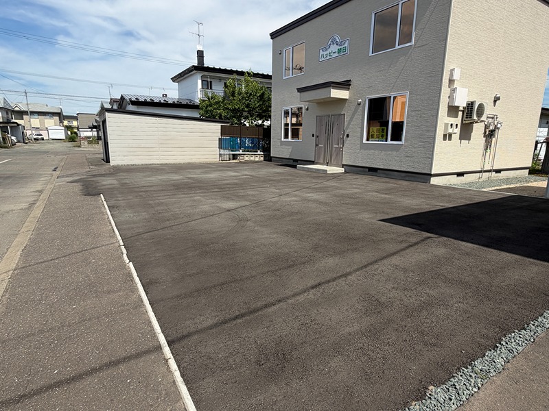 ハッピー朝日 駐車場