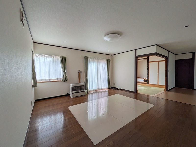 北海道網走郡美幌町東町２丁目102番地9 リビング