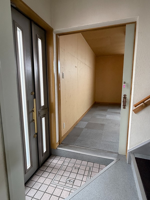 STELLAR NAGAI BLD 玄関