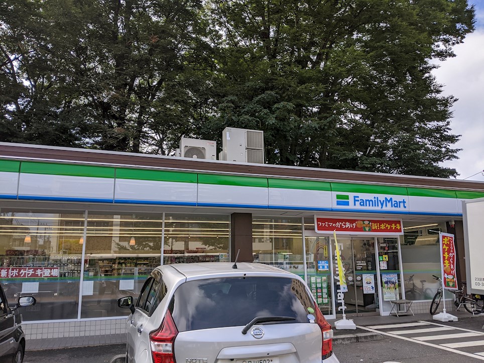 メゾン　ブラン コンビニ