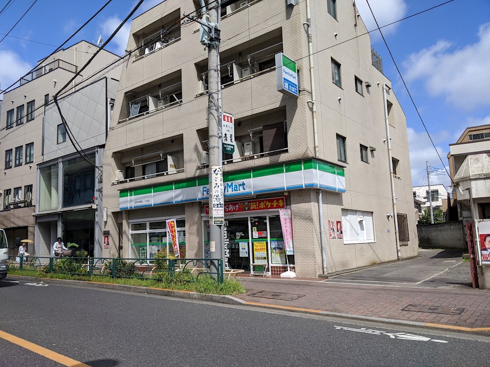 アーバンソワール吉祥寺 コンビニ