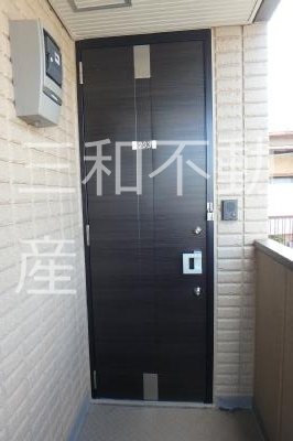 レセーナ滝野川 玄関