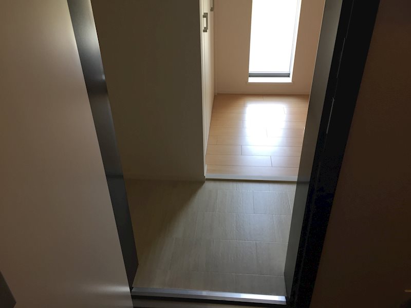 氷川町Maison Harunohi 玄関