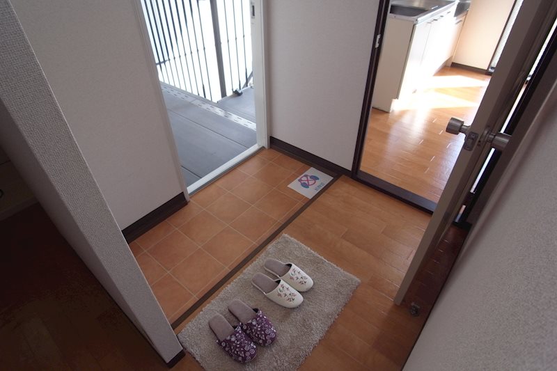 ハイツ恋の窪 玄関