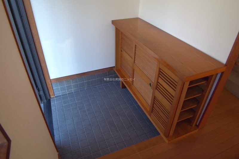 南加茂台3丁目貸家 玄関