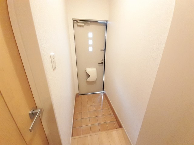 シャルム一条 玄関