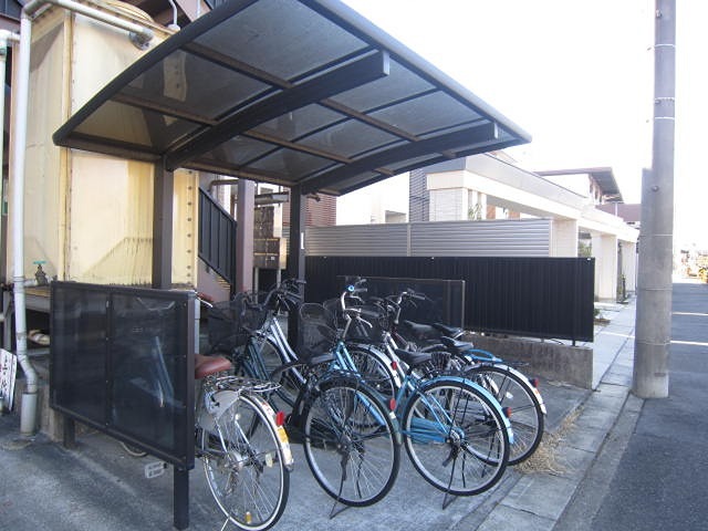メゾンＪ 駐車場