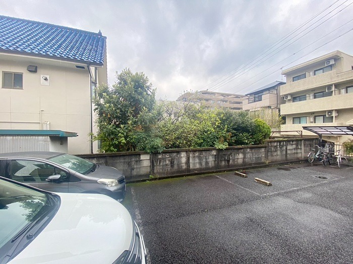 メゾン春里 駐車場